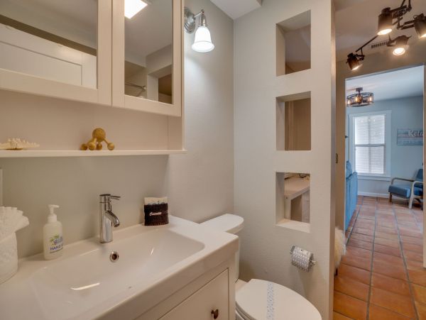 Holmes Beach Vacation Home Four Bedrooms Short Walk to Beach