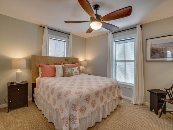Holmes Beach Vacation Home Four Bedrooms Short Walk to Beach