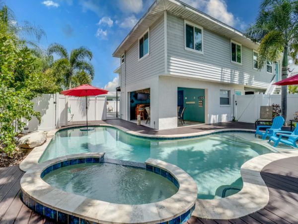 Holmes Beach Vacation Pool Home 4 Bedrooms Walk To Beach