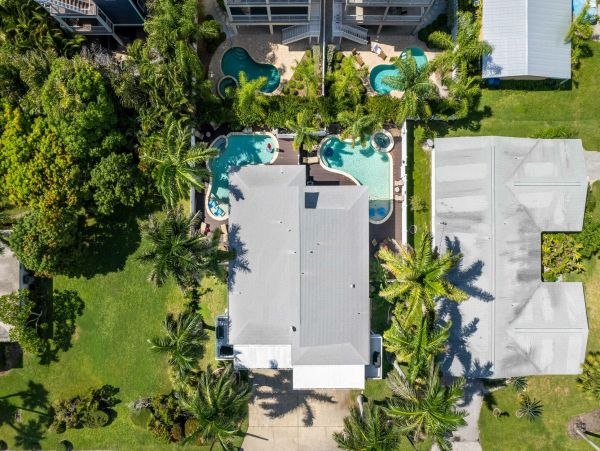 Holmes Beach Vacation Pool Home 4 Bedrooms Walk To Beach