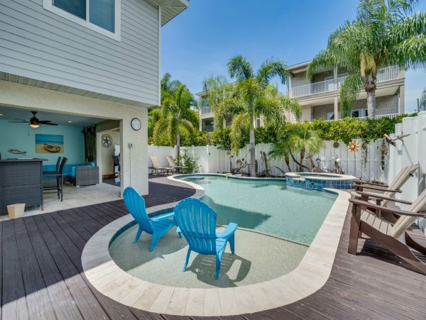 Holmes Beach Vacation Pool Home 4 Bedrooms Walk To Beach