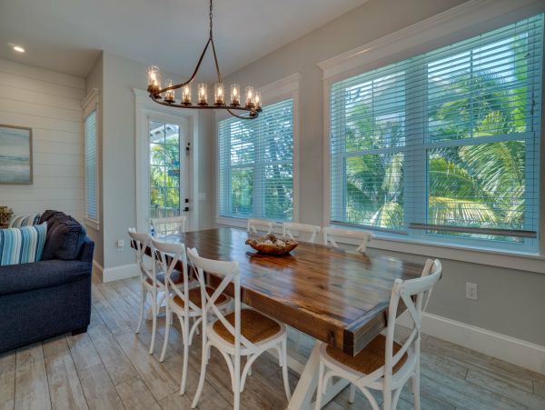 Holmes Beach Gorgeous 4 Bedroom Vacation Pool Home Sleeps 8
