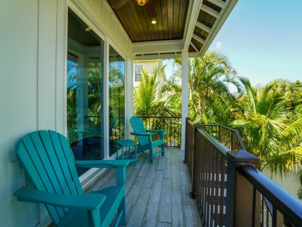 Holmes Beach Gorgeous 4 Bedroom Vacation Pool Home Sleeps 8