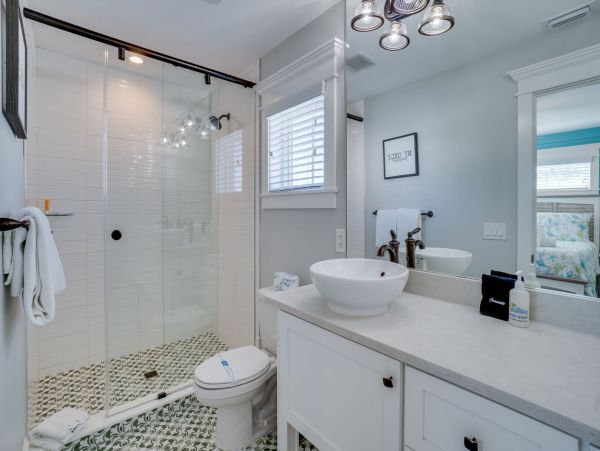 Holmes Beach Gorgeous 4 Bedroom Vacation Pool Home Sleeps 8