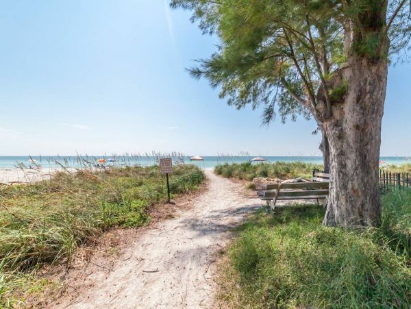 Luxury Anna Maria Island Vacation Rental with Pool & Spa - Steps to Beach