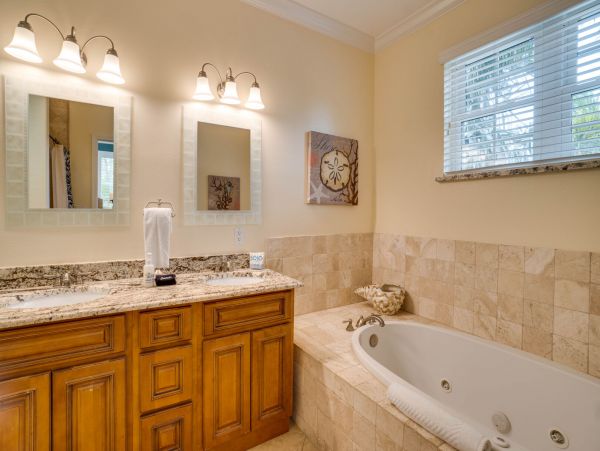 Holmes Beach Vacation Pool Home Four Bedrooms Walk to Beach
