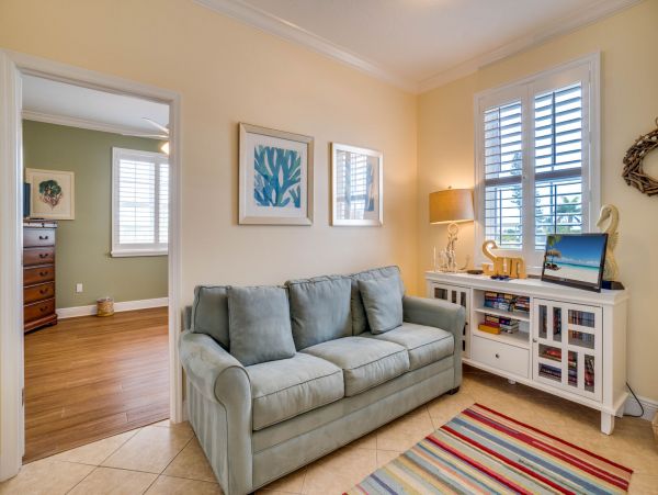 Holmes Beach Vacation Pool Home Four Bedrooms Walk to Beach