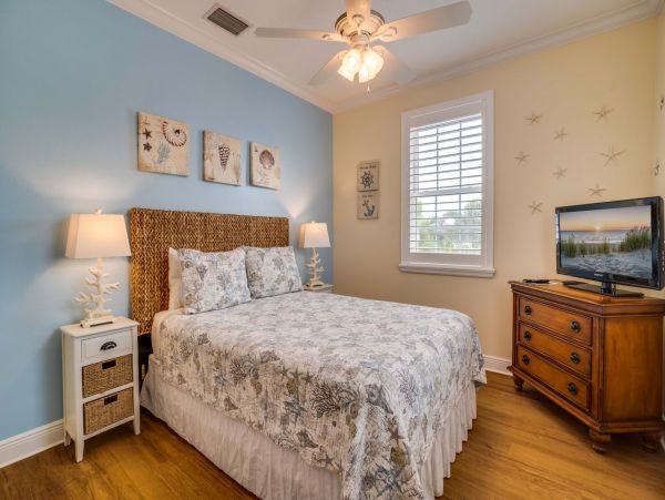 Holmes Beach Vacation Pool Home Four Bedrooms Walk to Beach