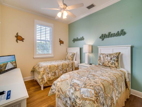 Holmes Beach Vacation Pool Home Four Bedrooms Walk to Beach