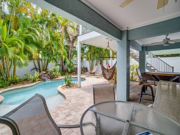 Holmes Beach Vacation Pool Home Four Bedrooms Walk to Beach