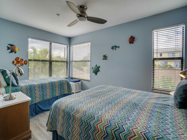 Dreamy Holmes Beach Vacation Condo Steps to Beach!