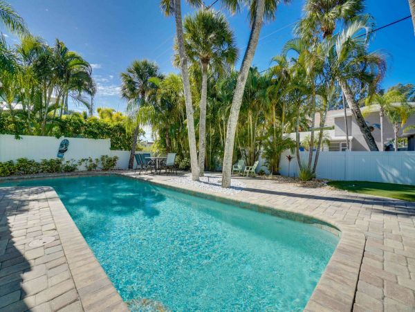 Anna Maria Island Home with 5 Bedroom & Pool