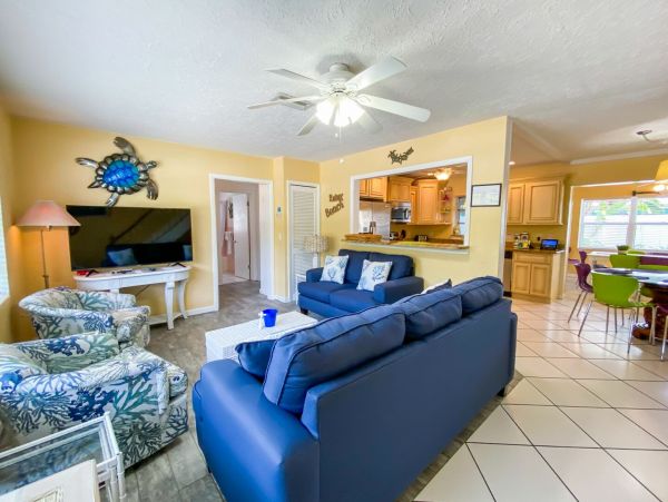Anna Maria Island Home with 5 Bedroom & Pool