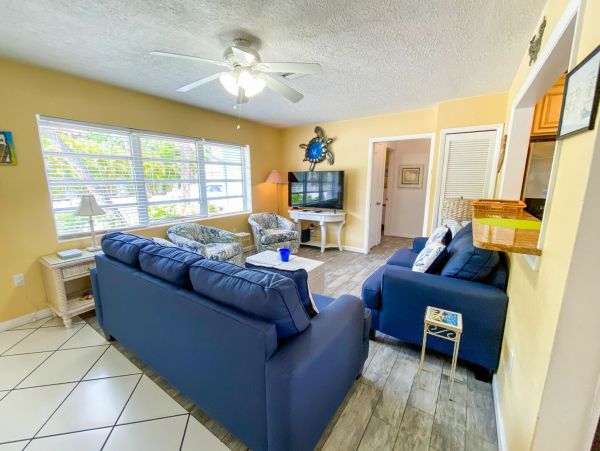 Anna Maria Island Home with 5 Bedroom & Pool