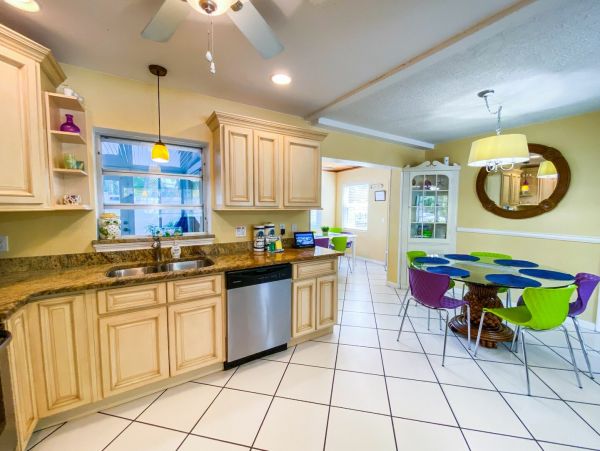 Anna Maria Island Home with 5 Bedroom & Pool