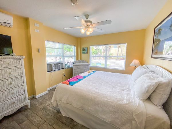 Anna Maria Island Home with 5 Bedroom & Pool