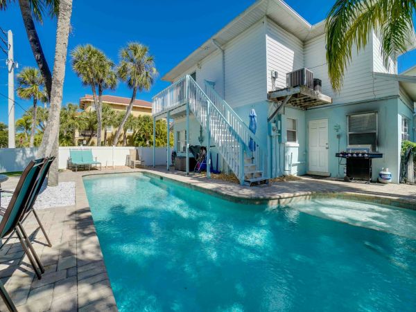 Anna Maria Island Home with 5 Bedroom & Pool