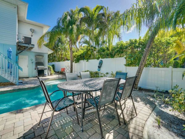 Anna Maria Island Home with 5 Bedroom & Pool