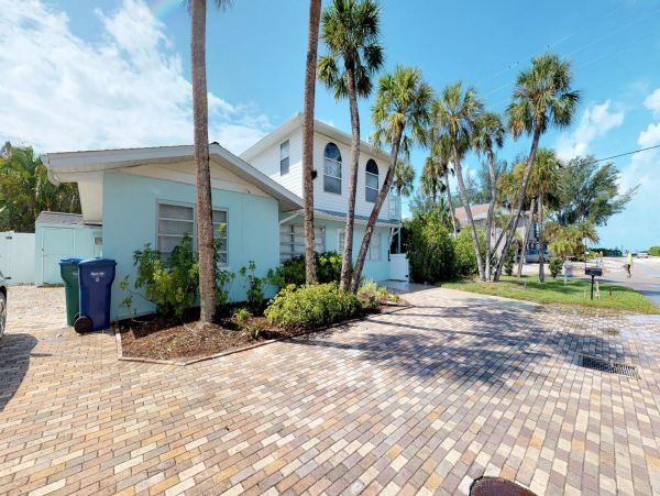 Anna Maria Island Home with 5 Bedroom & Pool