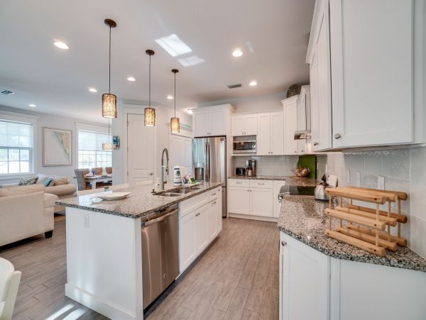Anna Maria Pool Vacation Getaway with 4 Bedrooms Sleeps 12
