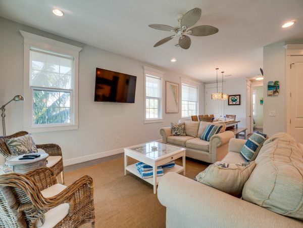 Anna Maria Pool Vacation Getaway with 4 Bedrooms Sleeps 12