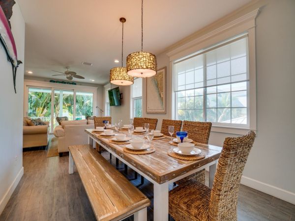 Anna Maria Pool Vacation Getaway with 4 Bedrooms Sleeps 12