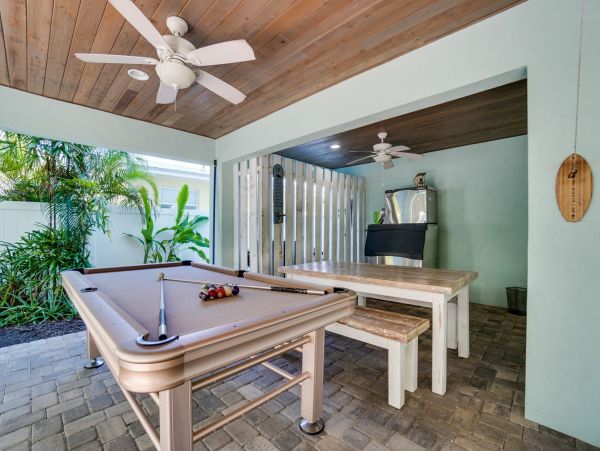 Anna Maria Pool Vacation Getaway with 4 Bedrooms Sleeps 12