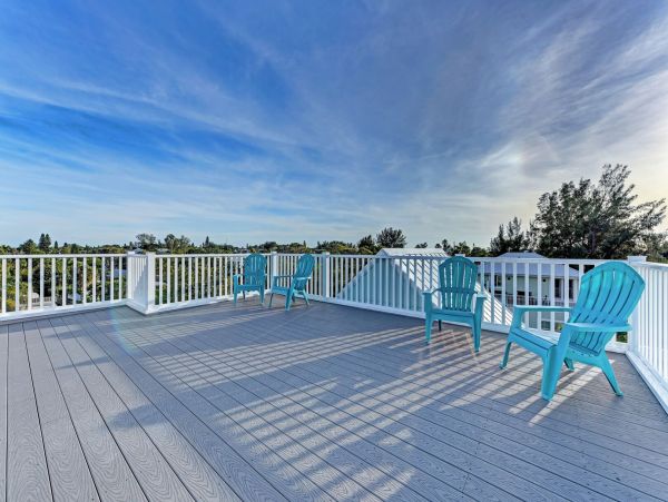 Anna Maria Pool Vacation Getaway with 4 Bedrooms Sleeps 12