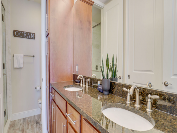 2 bedroom 2 Bathroom Luxury Condo