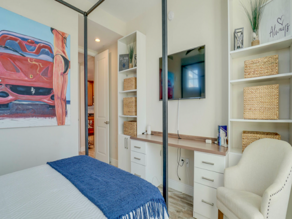 2 bedroom 2 Bathroom Luxury Condo