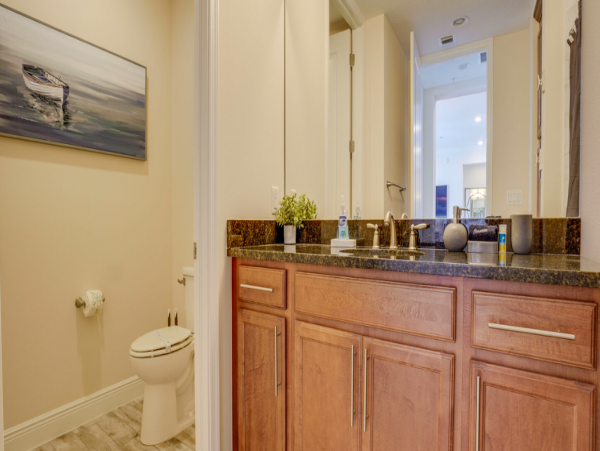 2 bedroom 2 Bathroom Luxury Condo