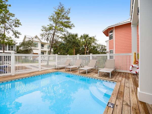 Santa Rosa Vacation Home Five Bedroom sleeps Twenty Guests