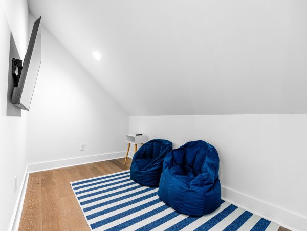 Santa Rosa Vacation Home Five Bedroom sleeps Twenty Guests