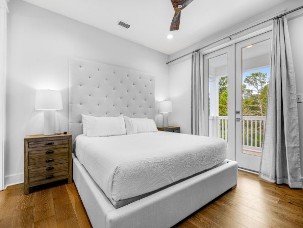 Santa Rosa Vacation Home Five Bedroom sleeps Twenty Guests
