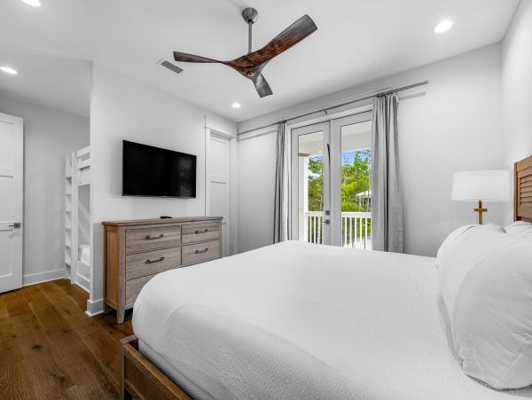 Santa Rosa Vacation Home Five Bedroom sleeps Twenty Guests