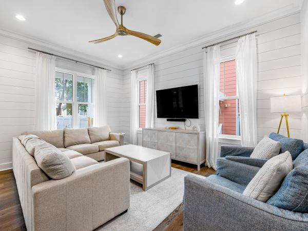 Santa Rosa Vacation Home Five Bedroom sleeps Twenty Guests