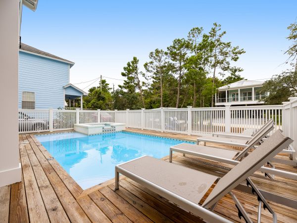 Santa Rosa Vacation Home Five Bedroom sleeps Twenty Guests