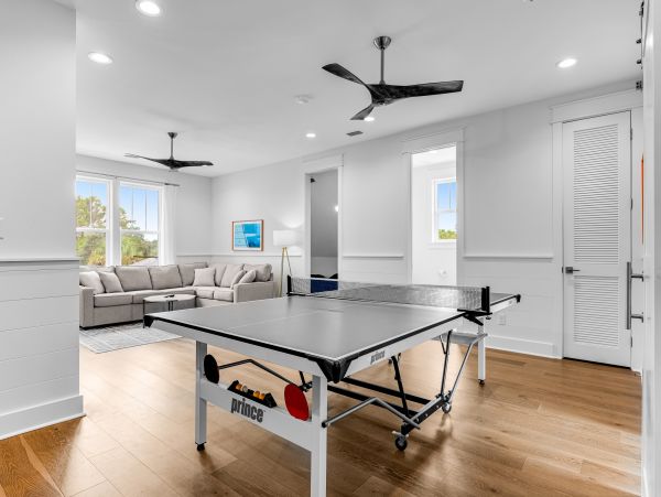 Santa Rosa Vacation Home Five Bedroom sleeps Twenty Guests