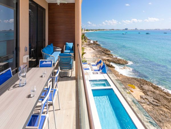 Three Bedroom Beachfront Vacation Rental in The Cayman Islands