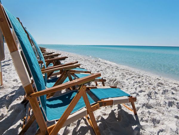 Gorgeous 5 Bedroom Vacation Home Short Walk to Beach