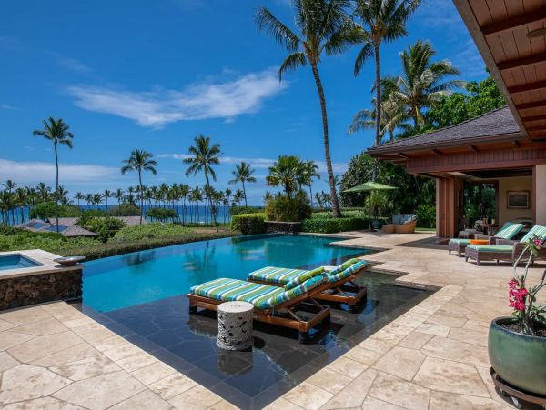 Waimea Luxury Villa with Six Bedroom