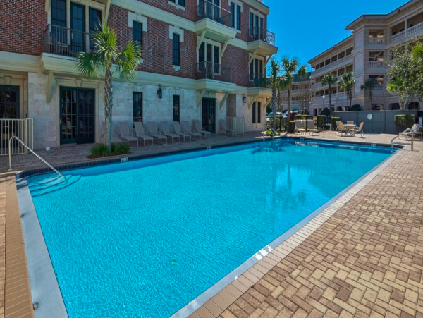Three bedroom Condo in the heart of Seacrest