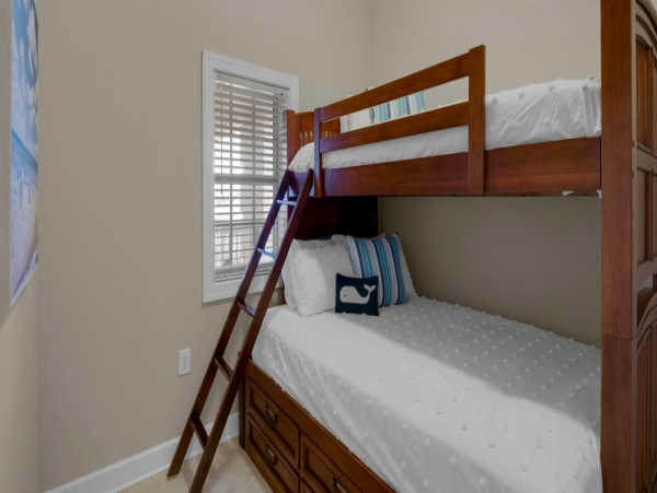 Three bedroom Condo in the heart of Seacrest