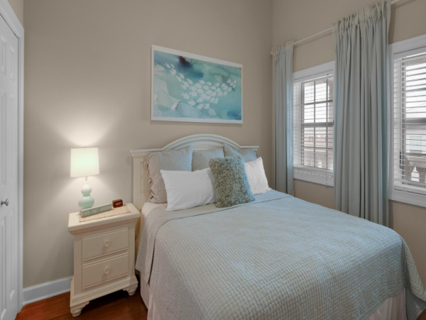 Three bedroom Condo in the heart of Seacrest