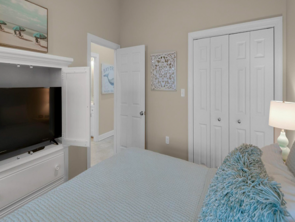 Three bedroom Condo in the heart of Seacrest