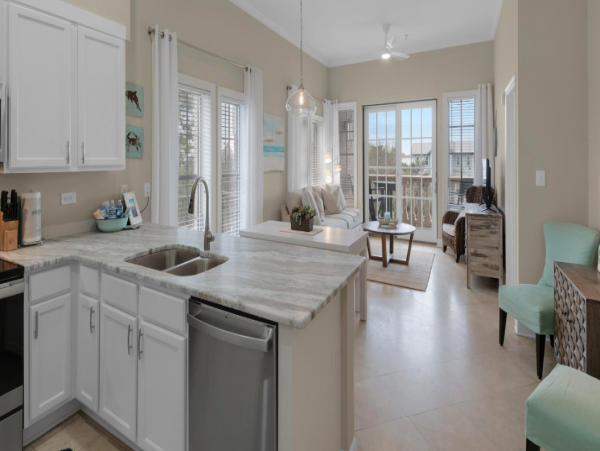 Three bedroom Condo in the heart of Seacrest