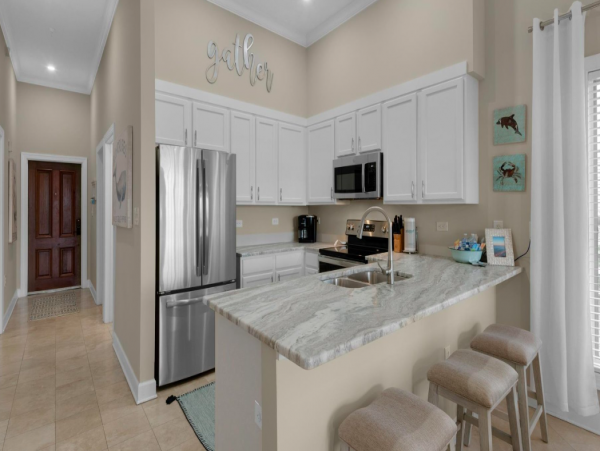 Three bedroom Condo in the heart of Seacrest