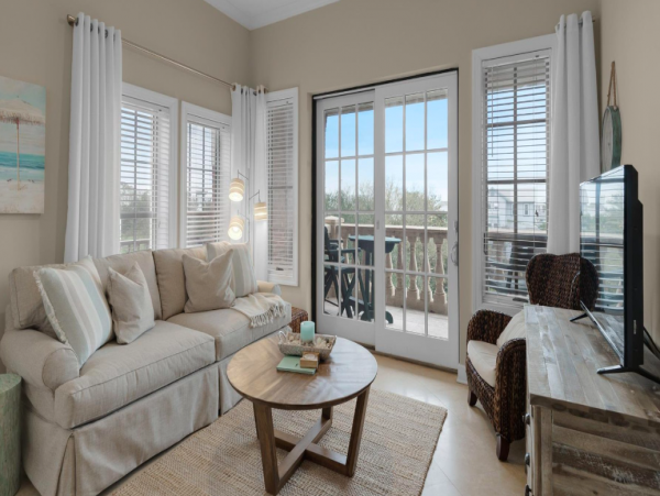 Three bedroom Condo in the heart of Seacrest