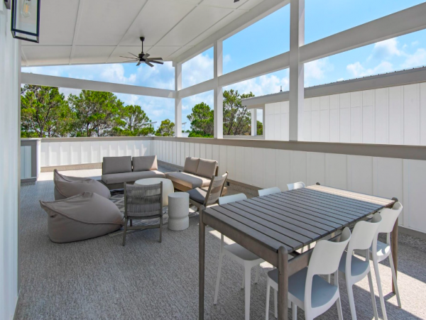 4 Bedroom Luxury House across the road from Beach access
