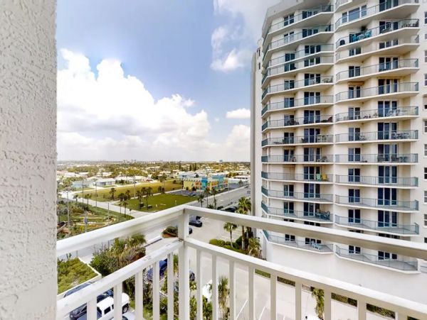 Gulf Front Three Bedroom Daytona Beach Vacation Rental Condo